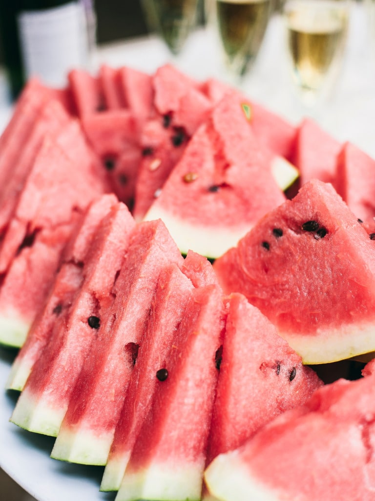 Wassermelone enthält nur 37 Kalorien je 100 Gramm.