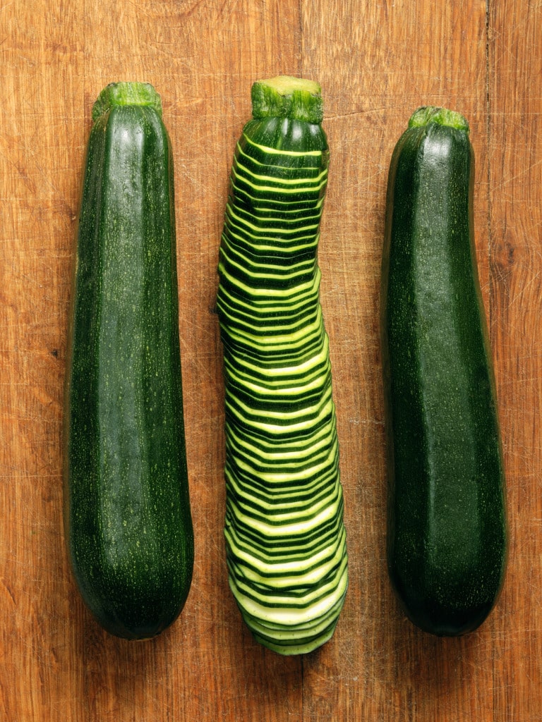 Zucchini enthält 23 Kalorien je 100 Gramm